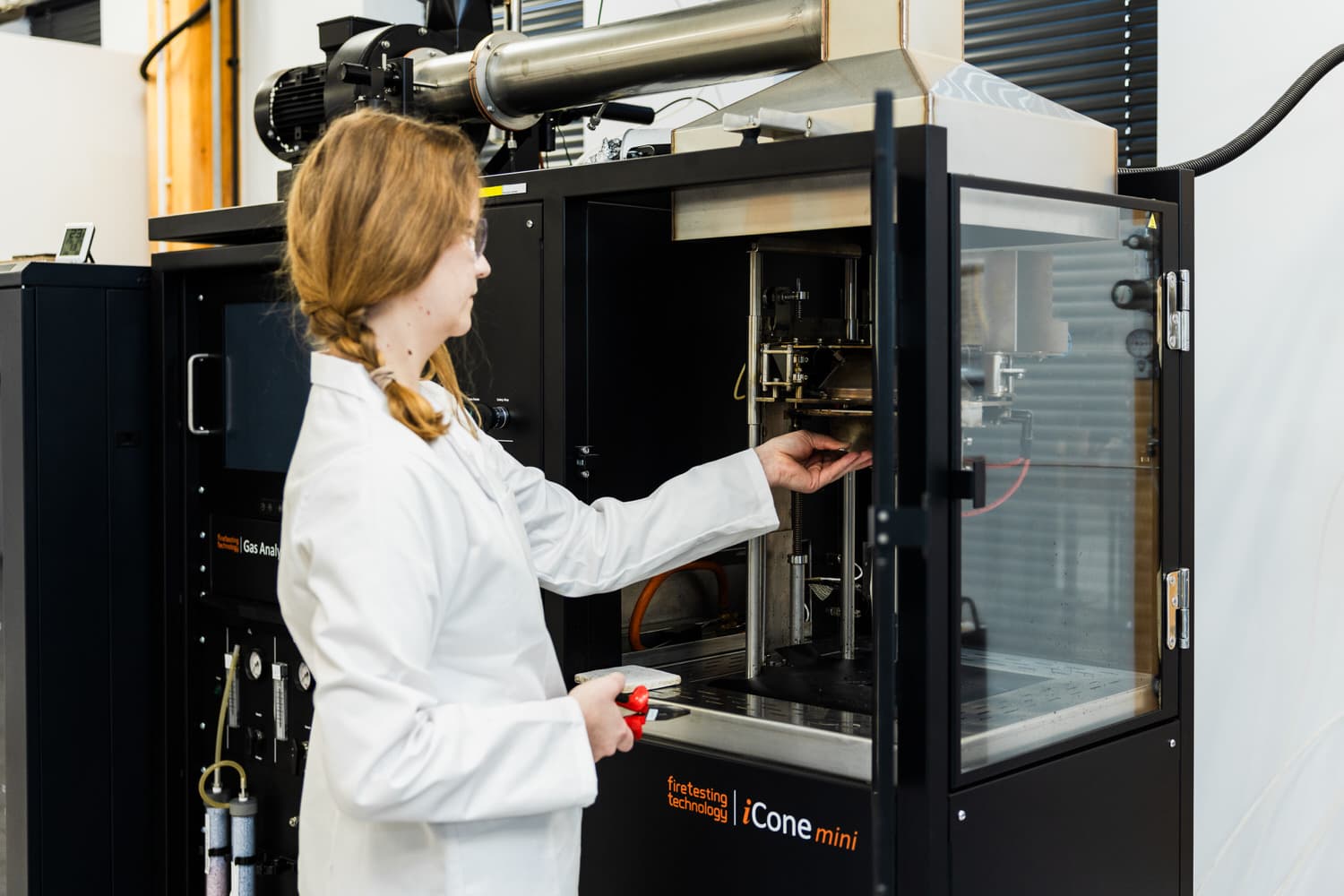 Reaction-to-fire testing on a cone calorimeter